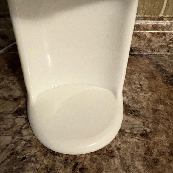 Baby brezza water dispenser 
Dispenses perfect temperature water for bottles - Picture 2 of 3